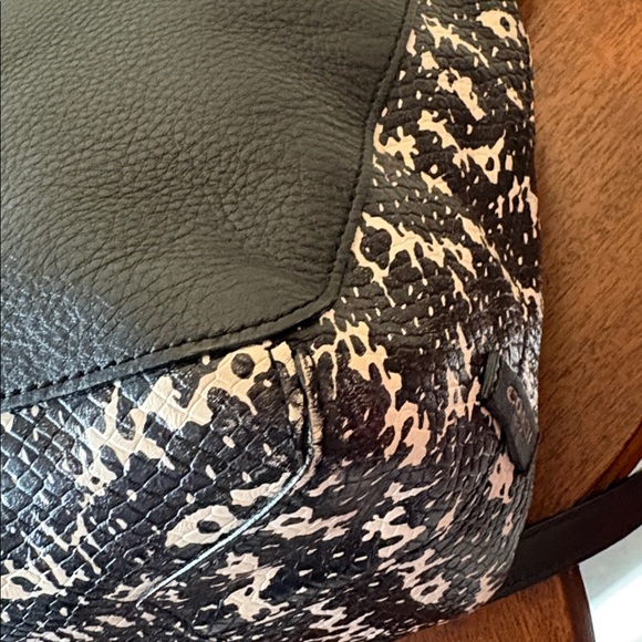 Coach Bleecker 2-tone python black/  white satchel shoulder bag  Italian leather - Picture 12 of 17